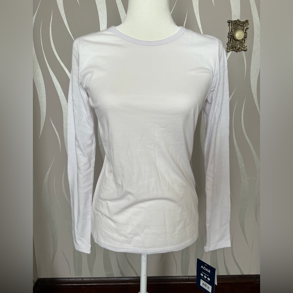 Brand New  Brand Adar  Size Small